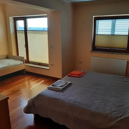 Apartma Miraflores *