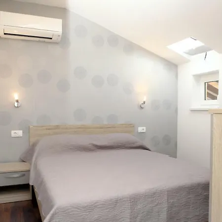 Apartma Miraflores *