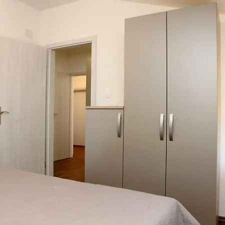 Apartma Miraflores